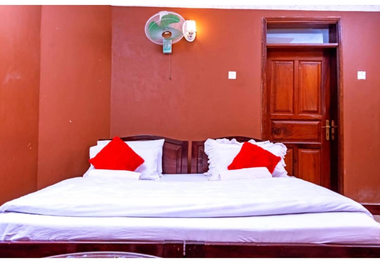 Royal Lake View Gardens Kampala Luaran gambar