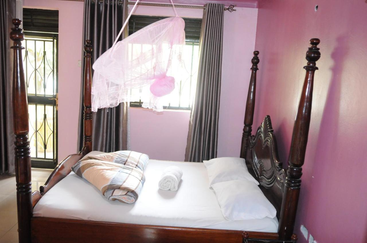 Royal Lake View Gardens Kampala Luaran gambar