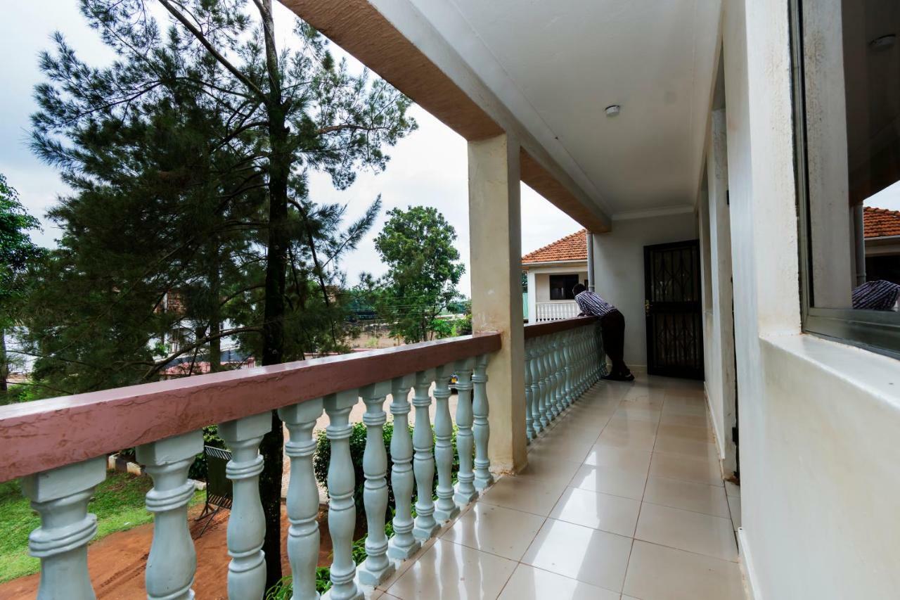 Royal Lake View Gardens Kampala Luaran gambar